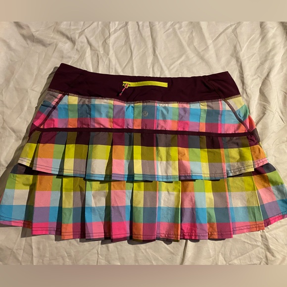 Lululemon, pleated running skort, size 10 - Picture 2 of 4
